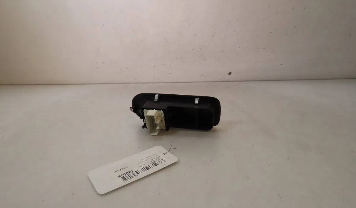 Commande lève-glace porte avant gauche RENAULT CLIO 2010 occasion — photo 2