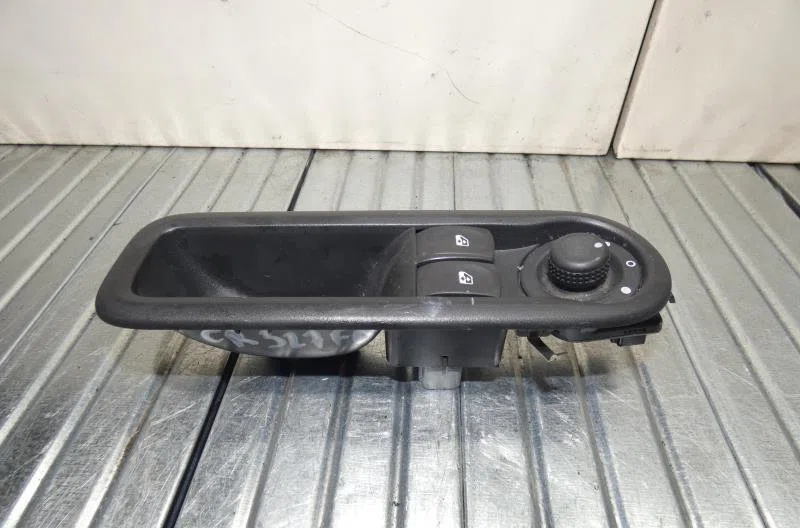 Commande lève-glace porte avant gauche RENAULT CLIO 3 PHASE 2 occasion — photo 2