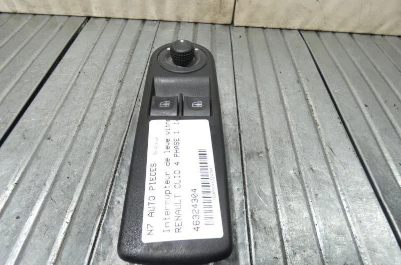 Commande lève-glace porte avant gauche RENAULT CLIO 4 PHASE 1 occasion — photo 2