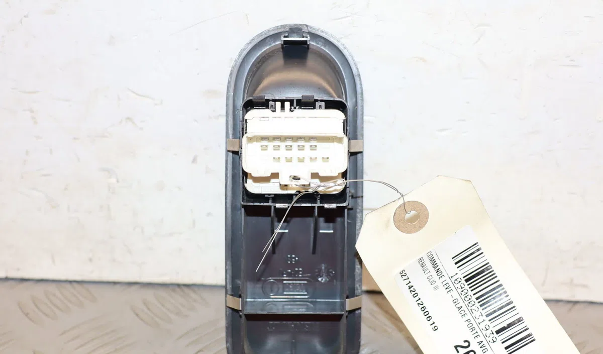 Commande lève-glace porte avant gauche Renault CLIO III (BR0-1, CR0-1) 1.5 dci (2010-2014) 3 portes occasion — photo 2