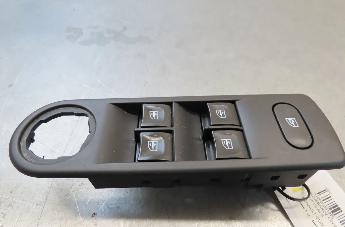 Commande lève-glace porte avant gauche Renault CLIO IV (BH_) 0.9 tce 90 (2012) 5 portes occasion — photo 2