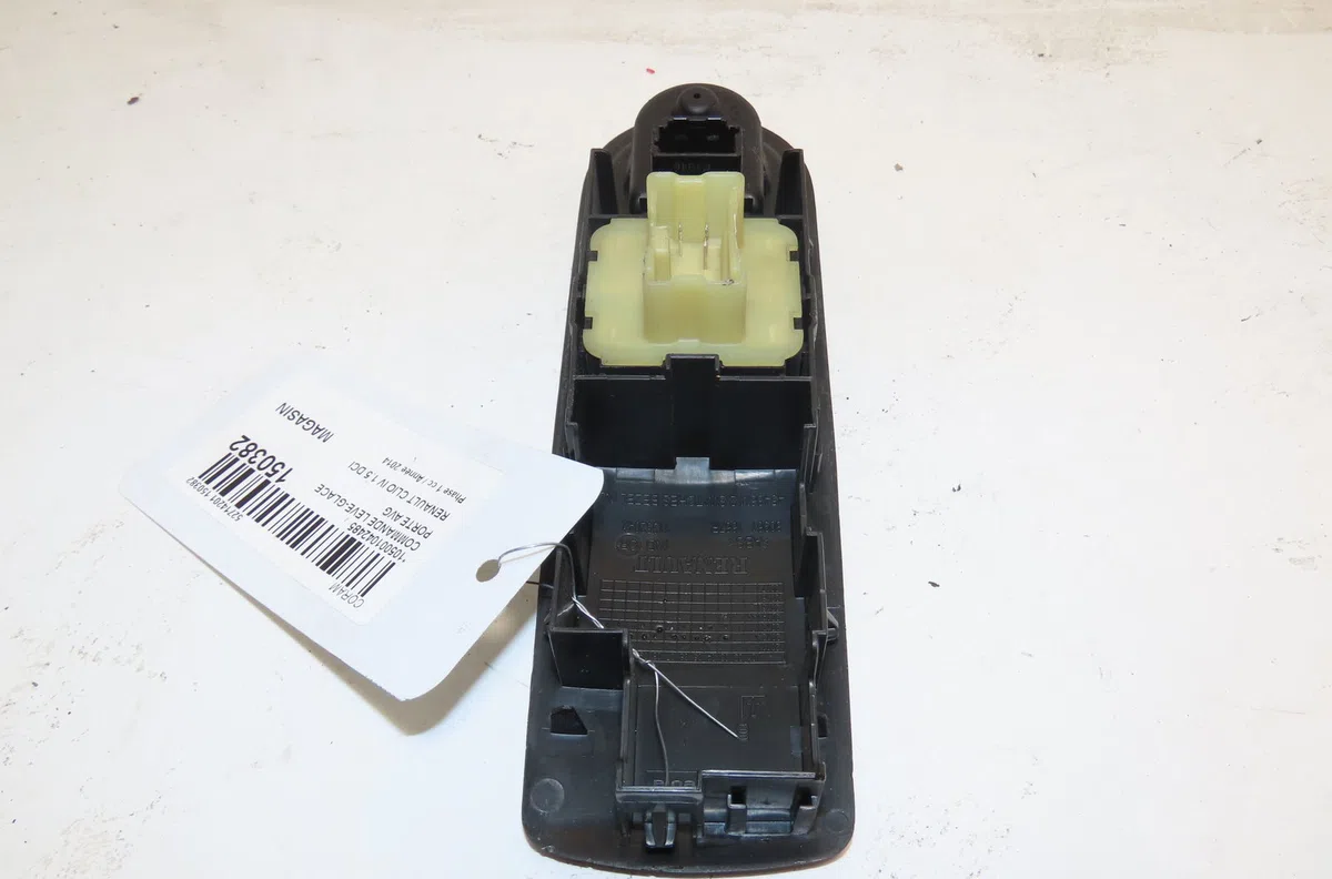 Commande lève-glace porte avant gauche Renault CLIO IV (BH_) 1.5 dci 75 (2012) 5 portes occasion