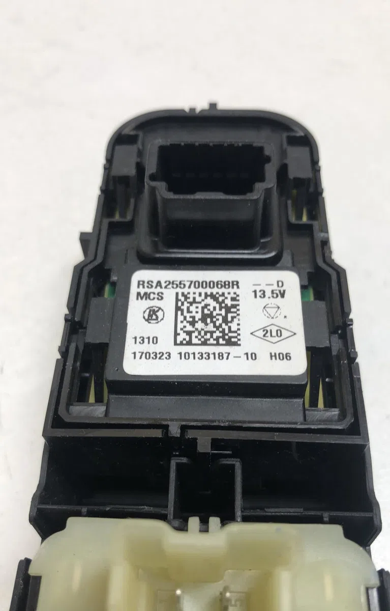 Commande lève-glace porte avant gauche Renault CLIO IV (BH_) 1.5 dci 90 (2012) 5 portes occasion — photo 2