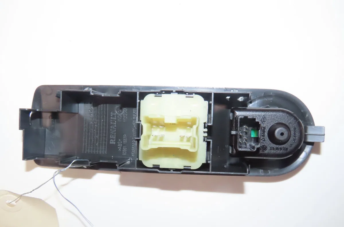 Commande lève-glace porte avant gauche Renault CLIO IV (BH_) 1.5 dci 90 (2012) 5 portes occasion — photo 2