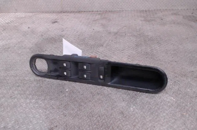Commande lève-glace porte avant gauche Renault ESPACE IV (JK0-1_) 2.0 dci (jk03, jk04, jk1c, jk1g, jk1j, jk1k) (2006) 5 portes occasion — photo 2