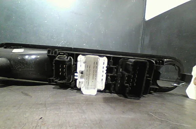 Commande lève-glace porte avant gauche Renault ESPACE IV (JK0-1_) 2.2 dci (jk0h) (2002-2006) occasion — photo 2