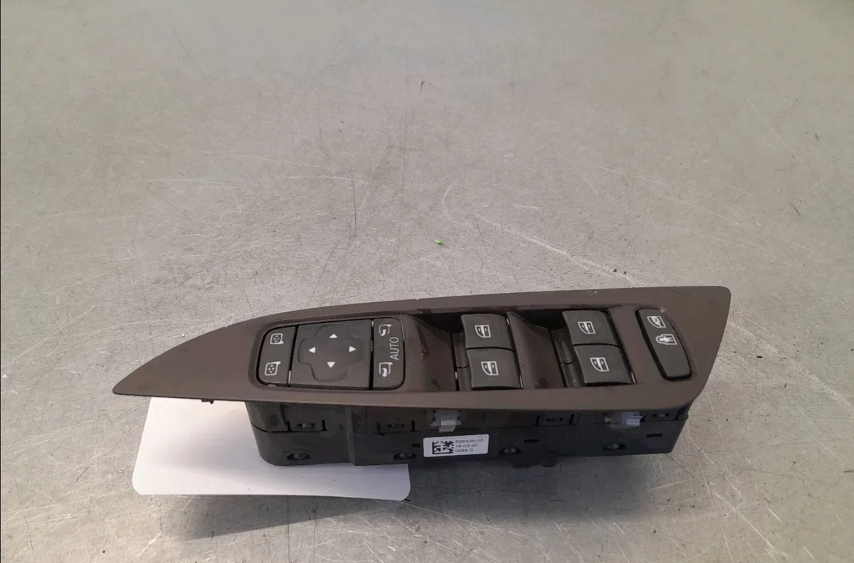 Commande lève-glace porte avant gauche Renault ESPACE V (JR_) 1.6 tce 200 (2015) occasion — photo 2