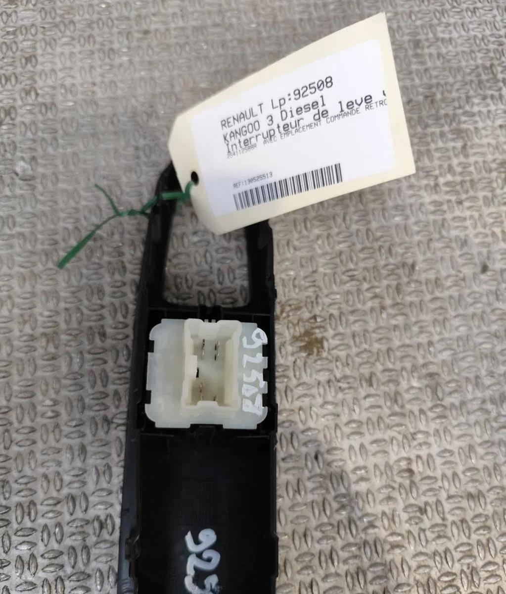 Commande lève-glace porte avant gauche Renault KANGOO III Monospace Tce 130 (kjmb) (2021) occasion — photo 2