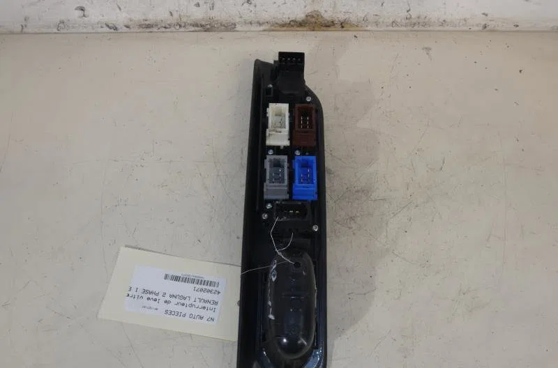 Commande lève-glace porte avant gauche RENAULT LAGUNA 1 PHASE 2 occasion — photo 3