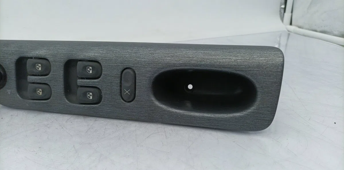 Commande lève-glace porte avant gauche RENAULT LAGUNA 1 PHASE 2 occasion — photo 4