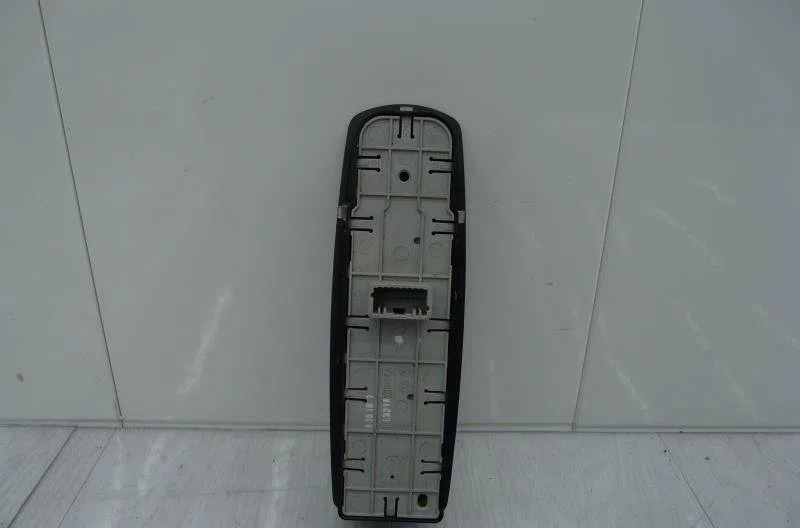 Commande lève-glace porte avant gauche RENAULT LAGUNA 3 PHASE 2 BREAK occasion — photo 3