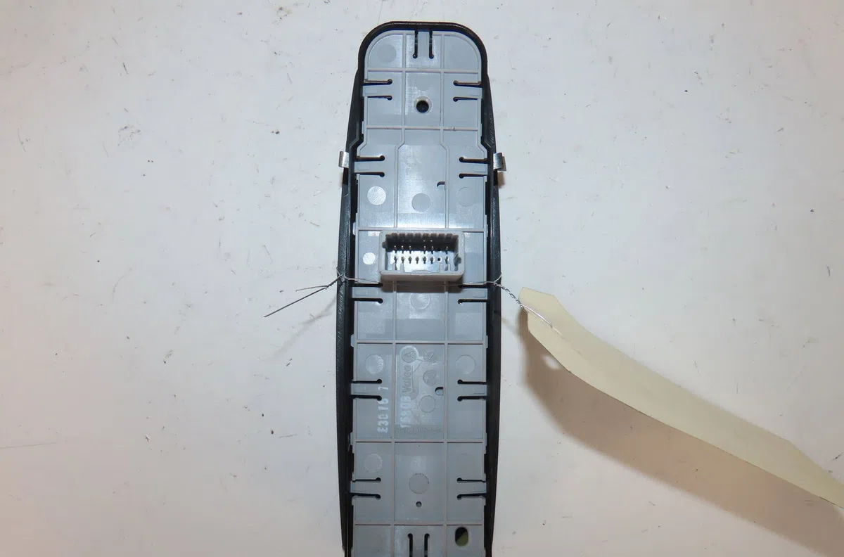 Commande lève-glace porte avant gauche Renault LAGUNA III (BT0-1) 1.5 dci (bt00, bt0a, bt0t, bt1j) (2007-2015) 5 portes 