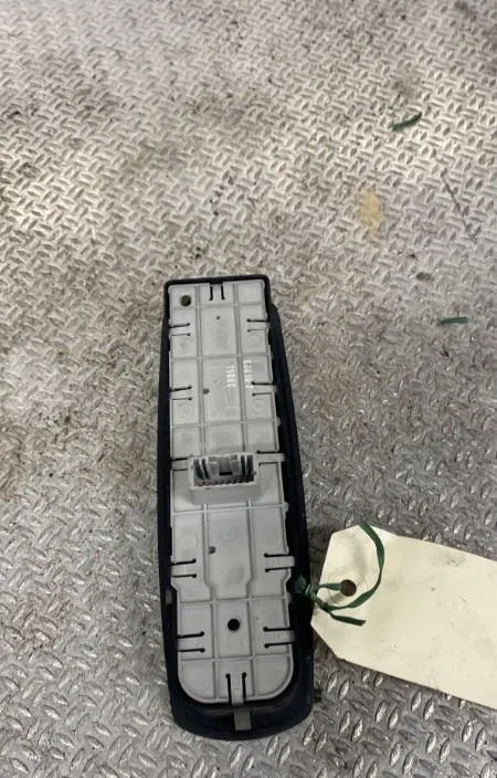 Commande lève-glace porte avant gauche Renault LAGUNA III Grandtour (KT0-1) 2.0 dci (kt01, kt08, kt09, kt0k, kt12, kt1d,