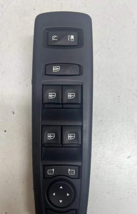 Commande lève-glace porte avant gauche Renault LATITUDE (L70_) 2.0 dci 150 (l70h) (2011) occasion
