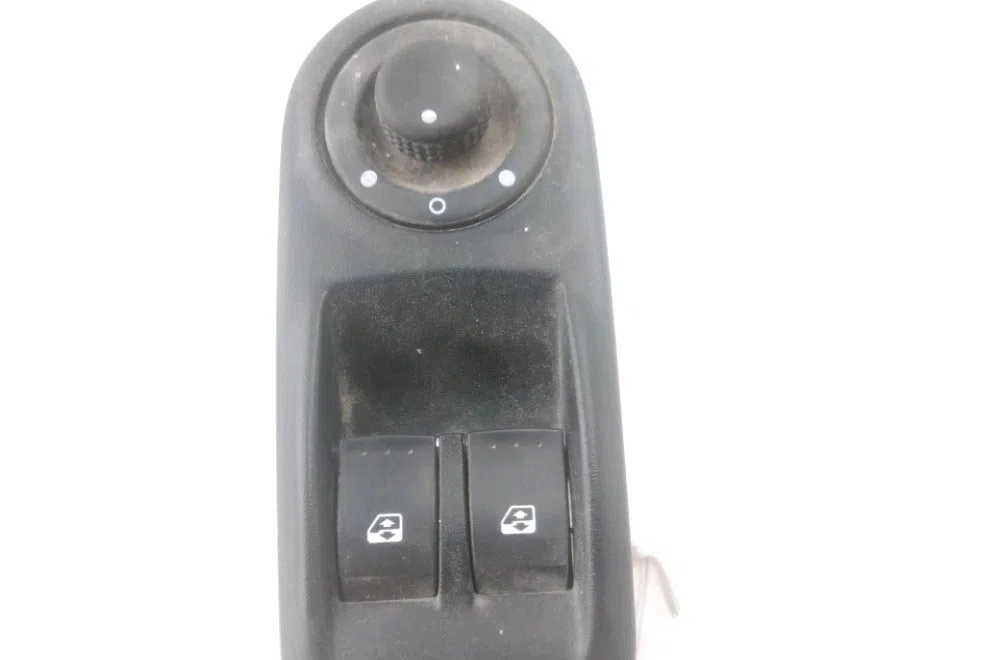 Commande lève-glace porte avant gauche Renault MASTER II Camionnette (FD) 2.5 dci (2006-2010) occasion