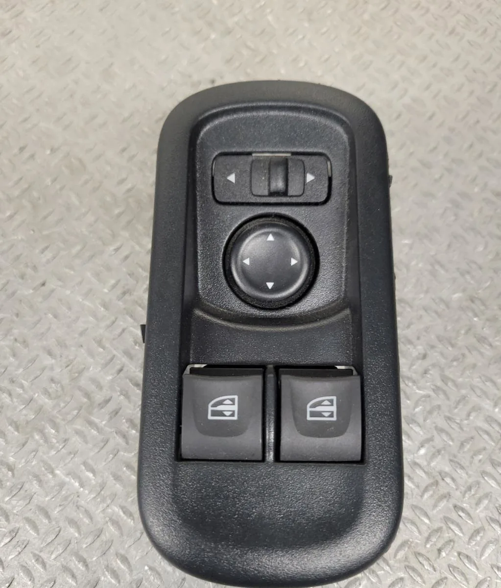 Commande lève-glace porte avant gauche Renault MASTER III Camion plate-forme-Châssis (EV, HV, UV) 2.3 dci 145 fwd (ev0e, ev0f, hv0e, hv0f, uv0e, uv0f,... (2010) occasion