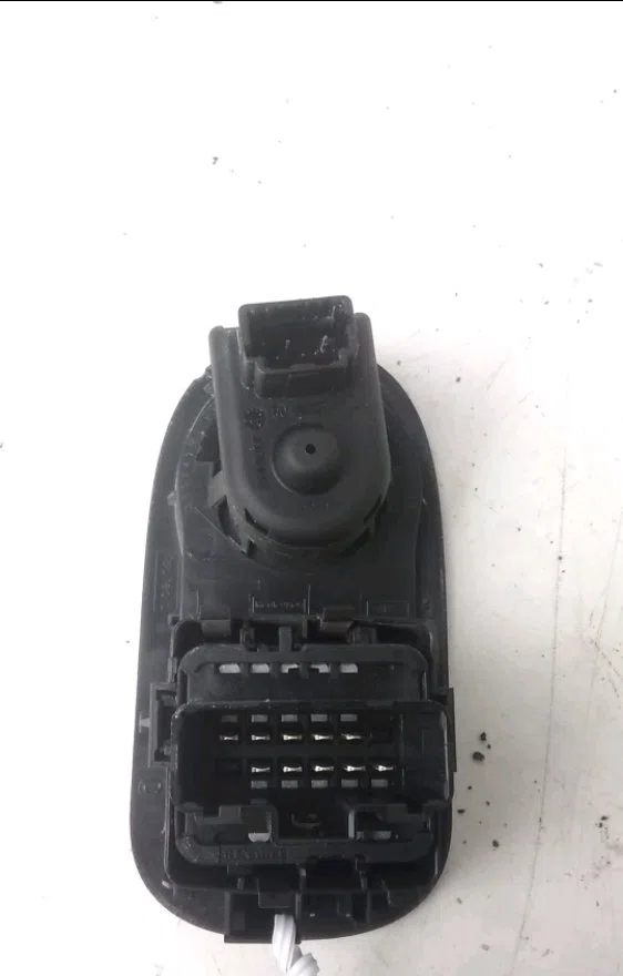 Commande lève-glace porte avant gauche Renault MASTER III Camionnette (FV) 2.3 dci 125 fwd (fv0c, fv0d, fv0g, fv0h, fv0j, fv0k) (2010) occasion — photo 2