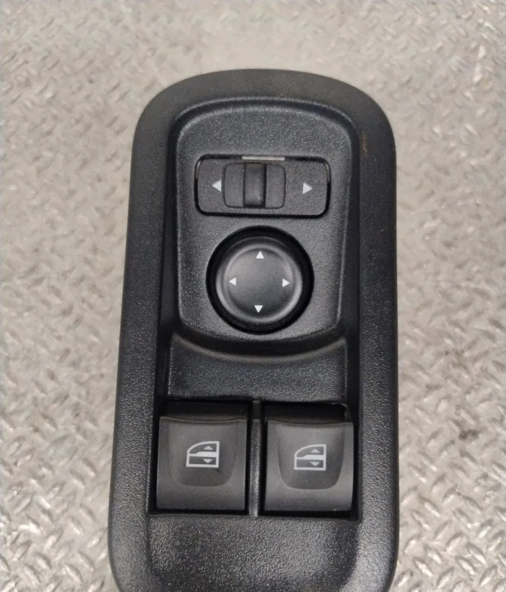Commande lève-glace porte avant gauche Renault MASTER III Camionnette (FV) Z.e. (fv1z) (2018) occasion
