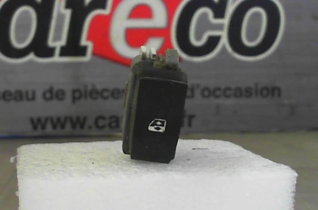 Commande lève-glace porte avant gauche RENAULT MEGANE 2 PHASE 2 BREAK occasion — photo 2