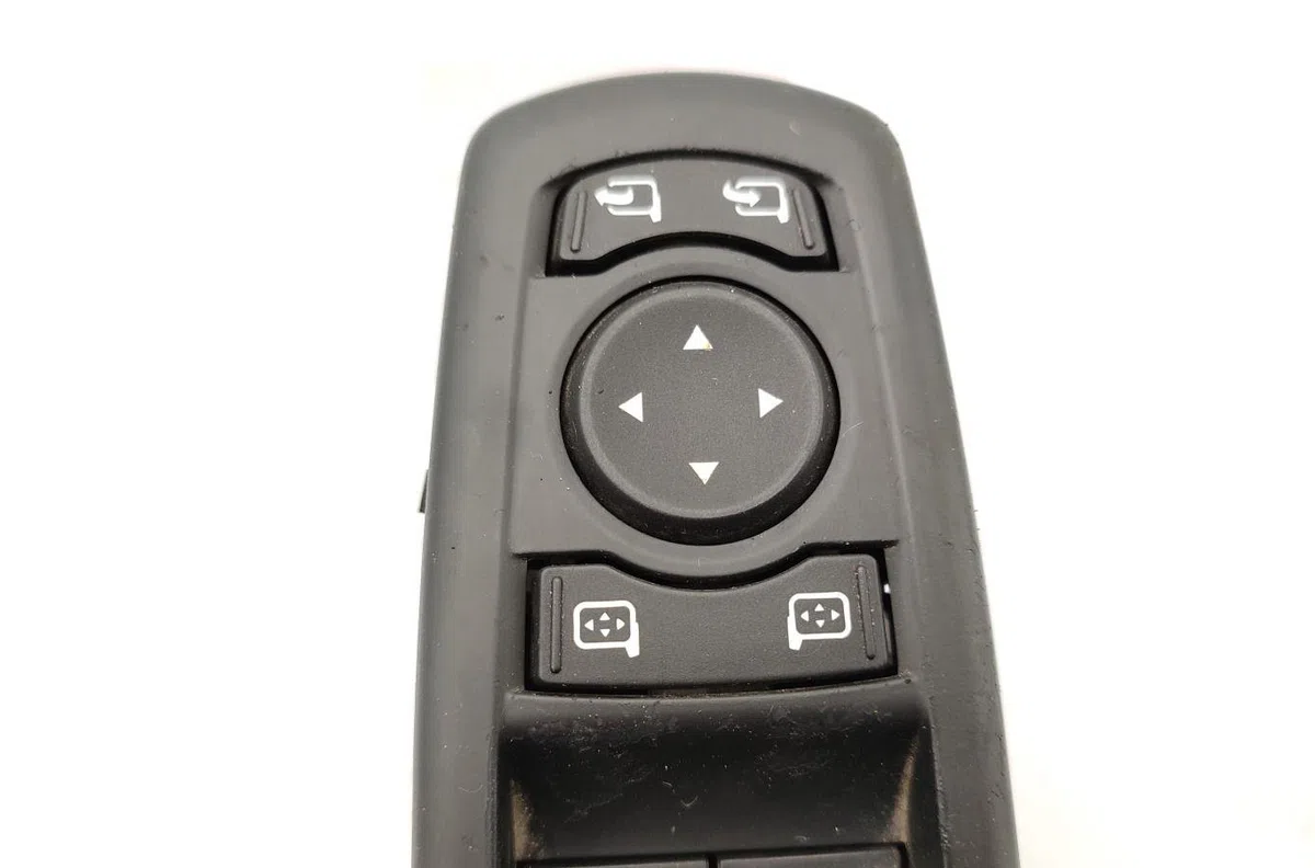 Commande lève-glace porte avant gauche RENAULT MEGANE 3 PHASE 1 BREAK occasion — photo 2