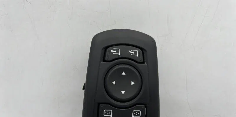Commande lève-glace porte avant gauche RENAULT MEGANE 3 PHASE 2 BREAK occasion — photo 4