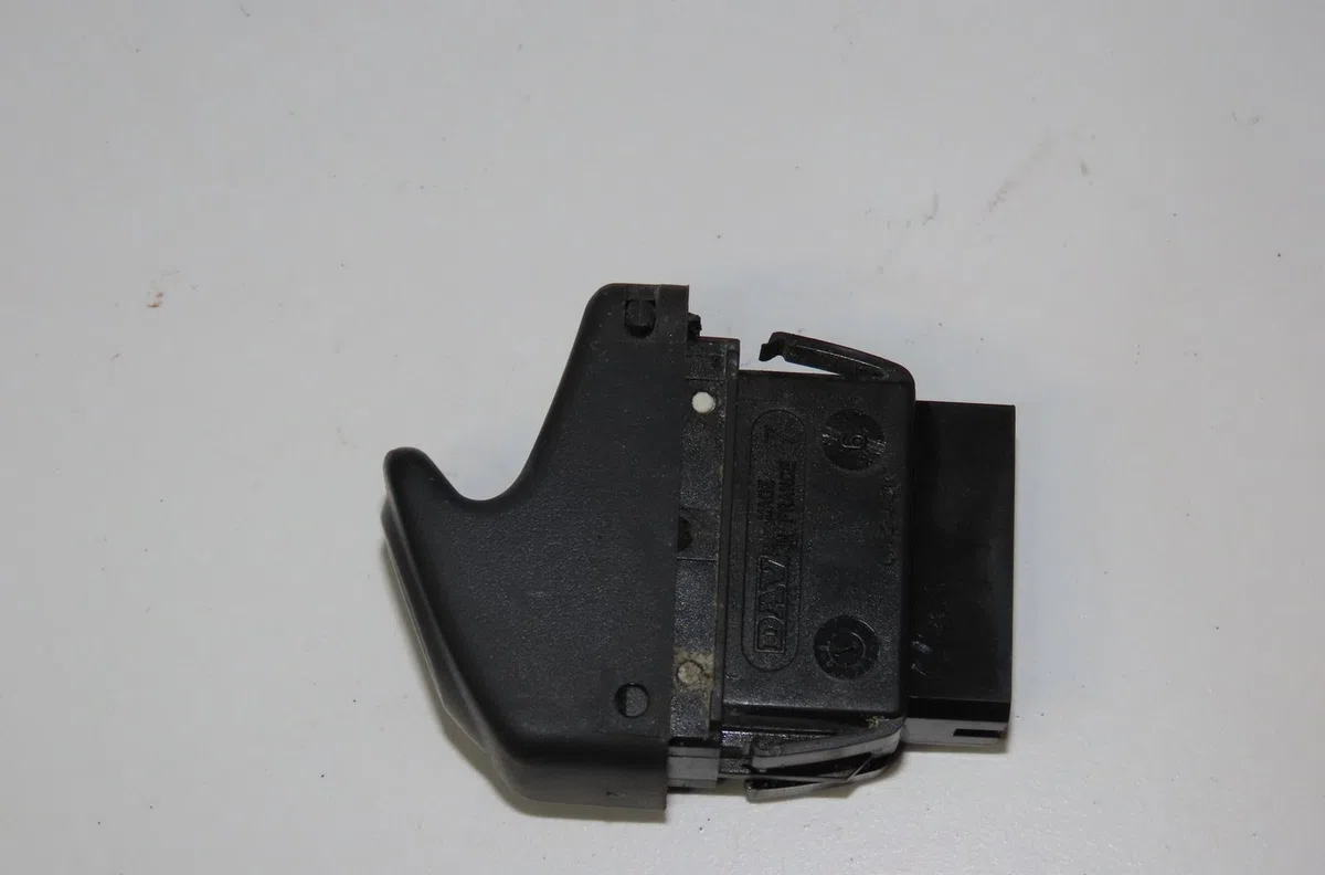 Commande lève-glace porte avant gauche Renault MEGANE I Coupé (DA0-1_) 1.9 dci (da05, da1f) (2001-2003) occasion — photo 2
