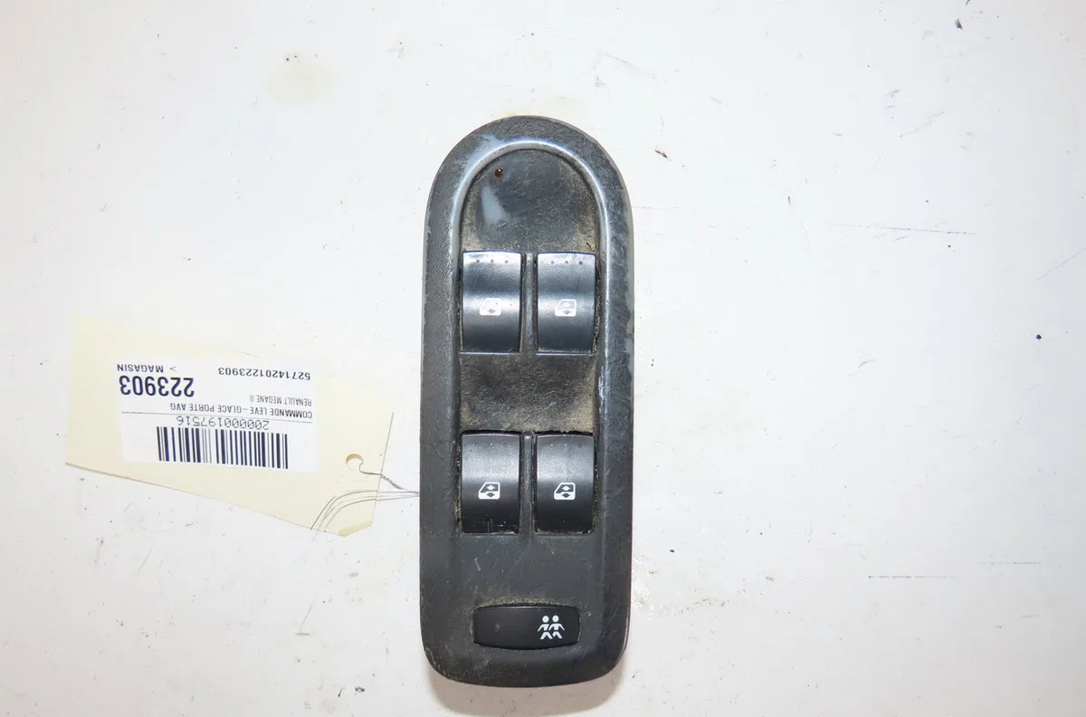 Commande lève-glace porte avant gauche Renault MEGANE II A trois volumes (LM0-1_) 1.6 (2003) 4 portes occasion — photo 2