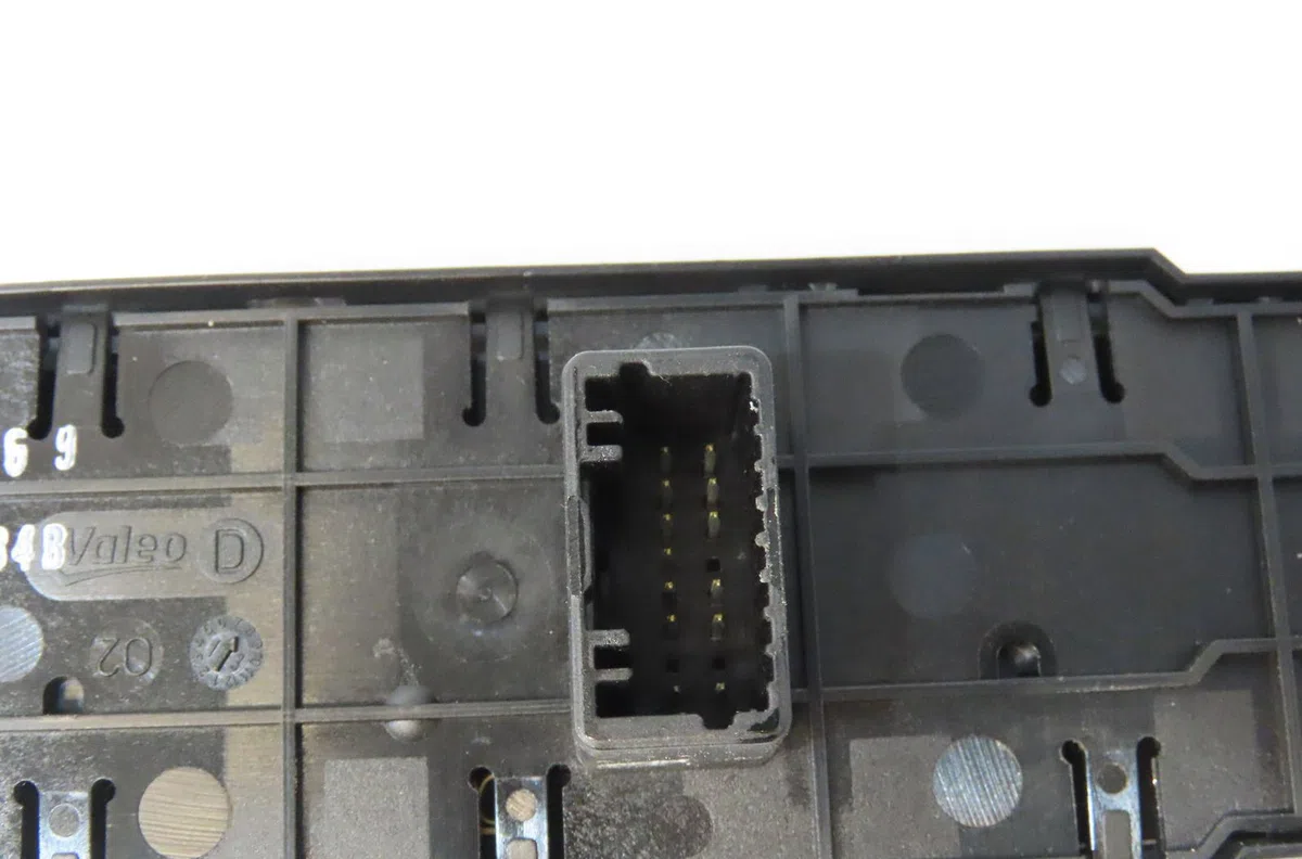Commande lève-glace porte avant gauche Renault MEGANE III 3-5 portes (BZ0-1_, B3_) 1.6 dci (bz00, bz12, bz13) (2011-2015) 5 portes occasion — photo 3
