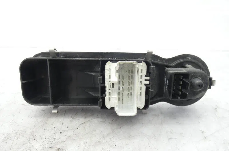 Commande lève-glace porte avant gauche RENAULT MODUS PHASE 1 occasion — photo 3
