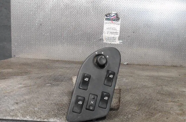 Commande lève-glace porte avant gauche RENAULT SAFRANE  SAFRANE PHASE 2 occasion — photo 2