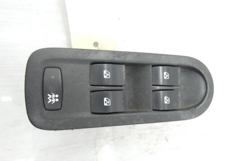 Commande lève-glace porte avant gauche RENAULT SCENIC 2 PHASE 1 occasion — photo 3