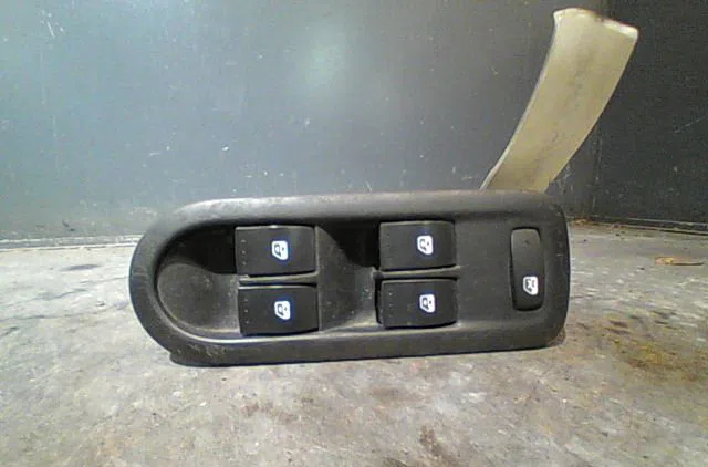 Commande lève-glace porte avant gauche RENAULT SCENIC 2006 occasion — photo 3