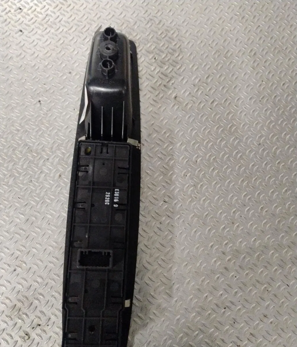 Commande lève-glace porte avant gauche RENAULT SCENIC 3  SCENIC 3 PHASE 1 occasion — photo 2