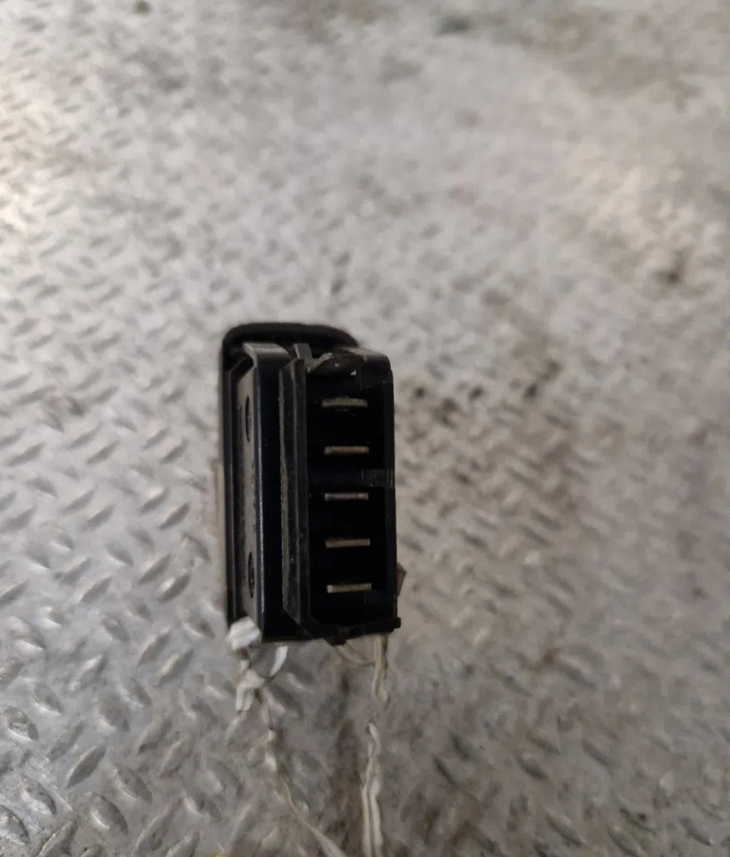 Commande lève-glace porte avant gauche Renault SCÉNIC I Monospace (JA0-1_, FA0_) 1.9 dci (ja05, ja1f) (1999-2003) 5 port