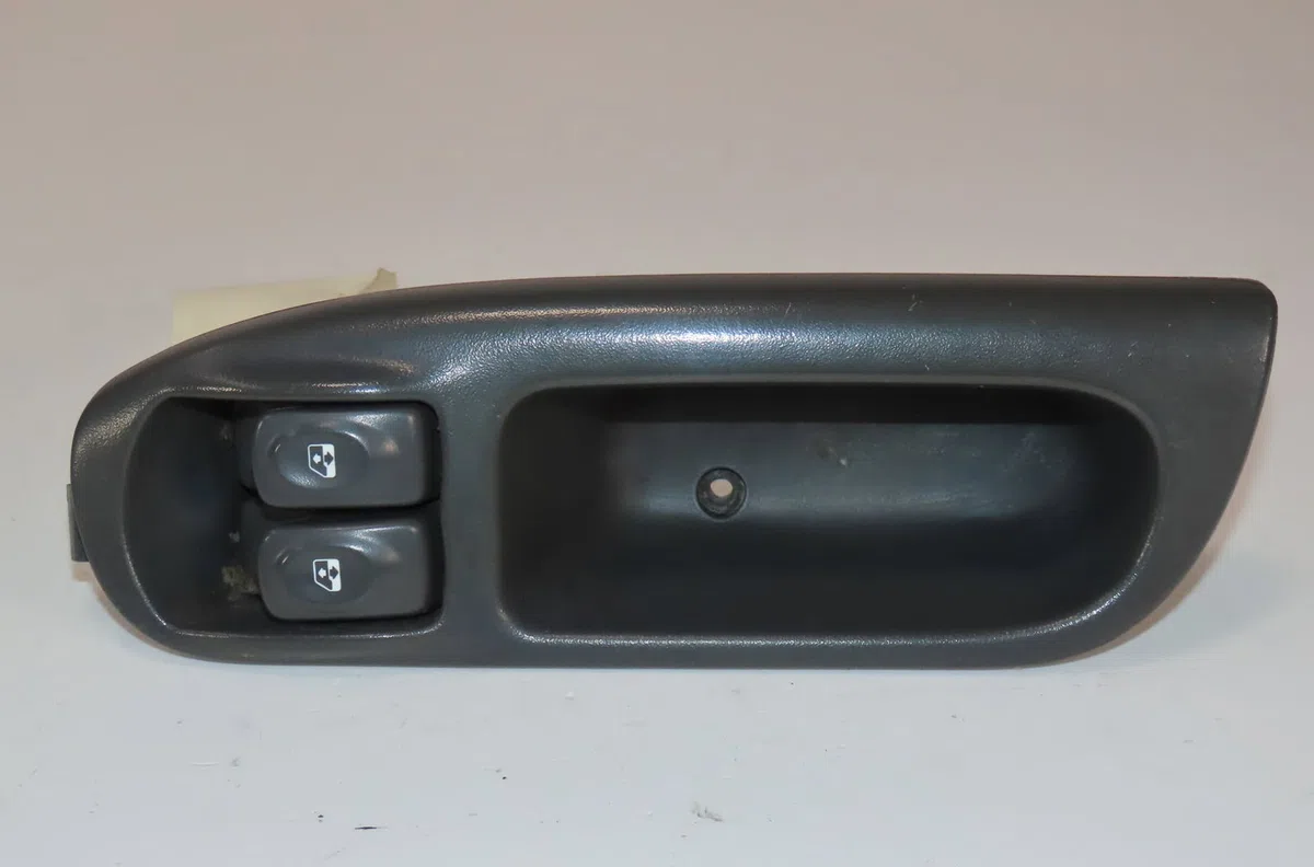 Commande lève-glace porte avant gauche Renault SCÉNIC I Monospace (JA0-1_, FA0_) 1.9 dci (ja05, ja1f) (1999-2003) 5 portes occasion