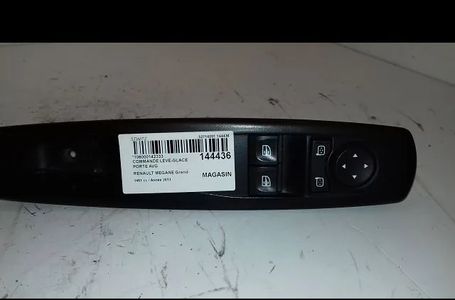 Commande lève-glace porte avant gauche Renault SCÉNIC III (JZ0-1_) 1.5 dci (2009) 5 portes occasion