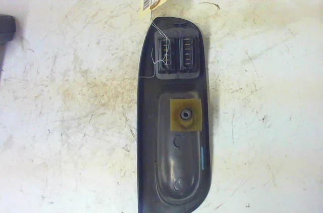 Commande lève-glace porte avant gauche RENAULT SCENIC occasion — photo 2