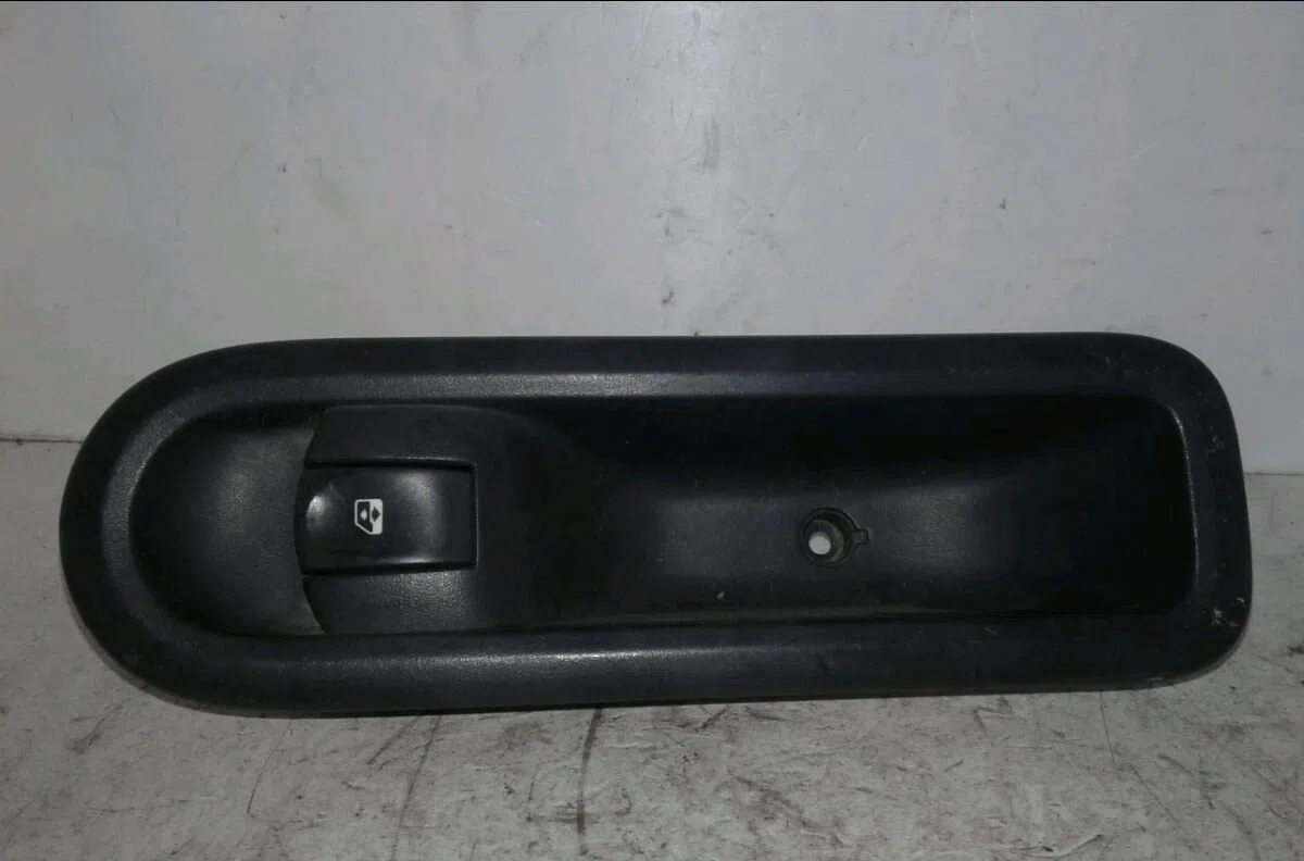 Commande lève-glace porte avant gauche RENAULT TWINGO 2008 occasion — photo 3
