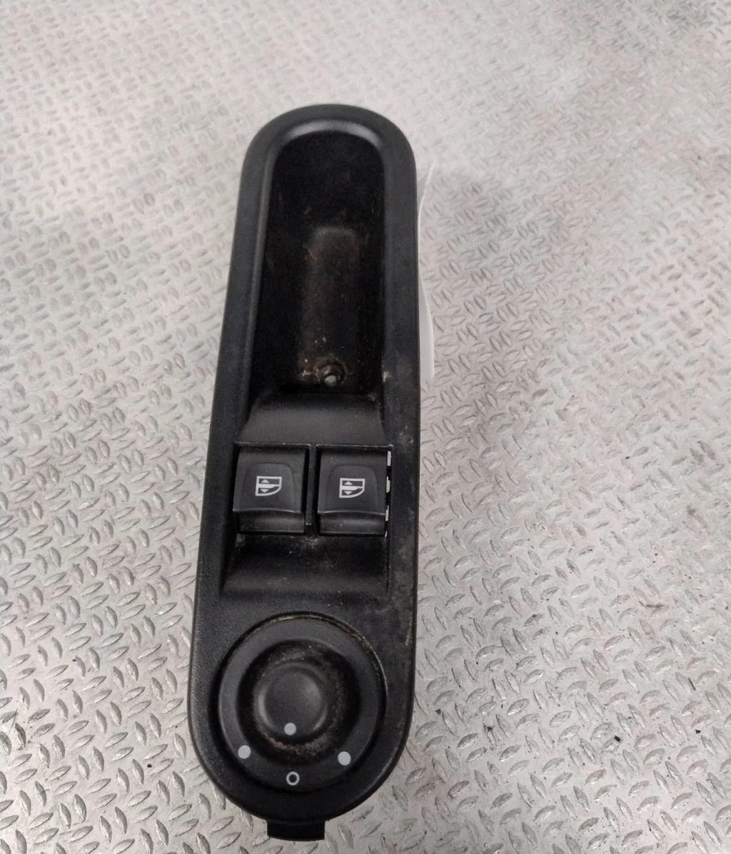 Commande lève-glace porte avant gauche RENAULT TWINGO 3 TWINGO 3 PHASE 1 occasion
