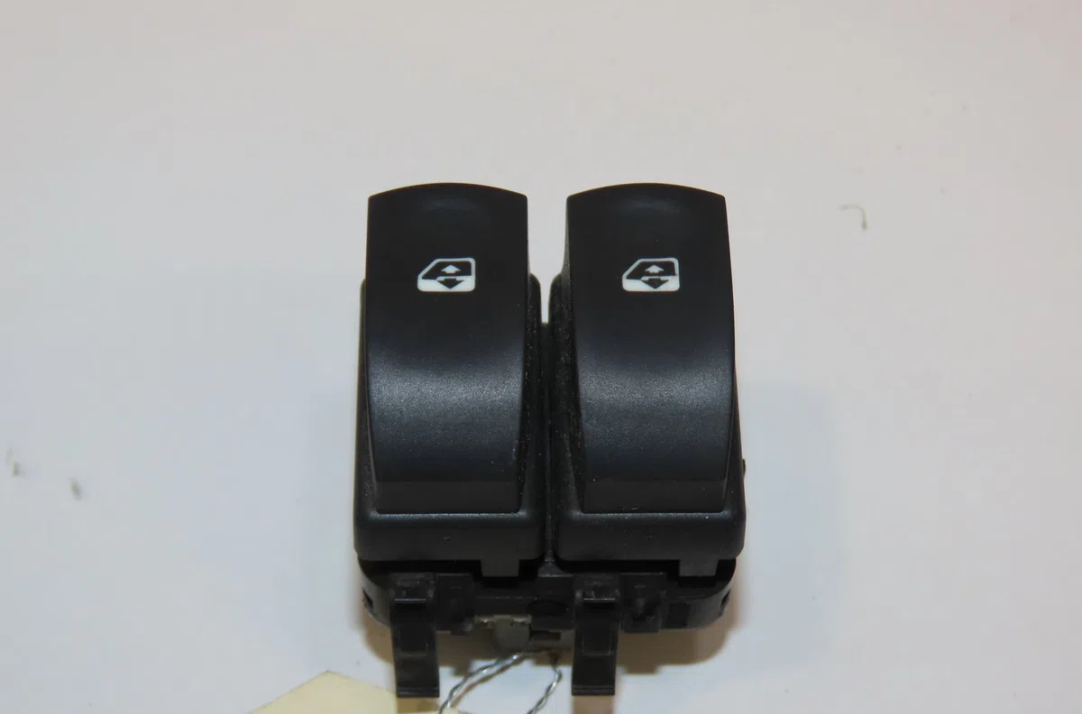 Commande lève-glace porte avant gauche Renault TWINGO II (CN0_) 1.2 16v (cn0k, cn0v) (2007) 3 portes occasion
