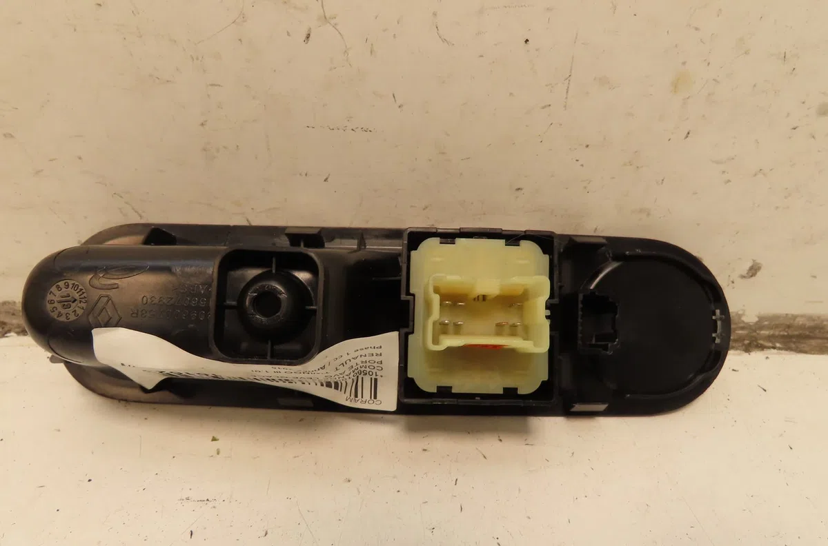 Commande lève-glace porte avant gauche Renault TWINGO III (BCM_, BCA_) 1.0 sce 70 (2014) 5 portes occasion