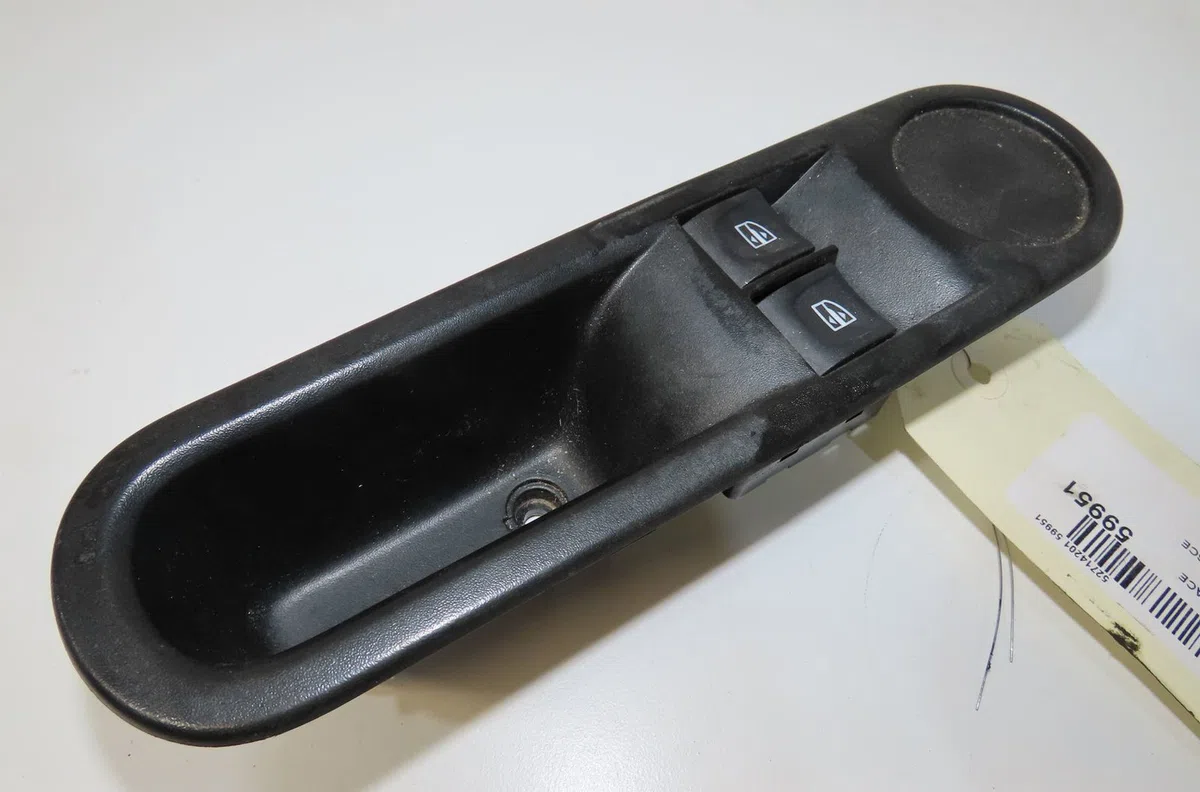 Commande lève-glace porte avant gauche Renault TWINGO III (BCM_, BCA_) 1.0 sce 70 (bcmb) (2015) 5 portes occasion
