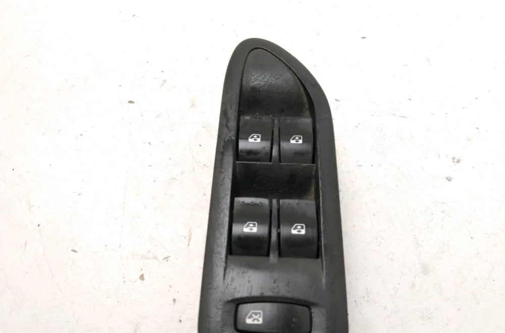 Commande lève-glace porte avant gauche Renault VEL SATIS (BJ0_) 2.0 dci (bj03, bj0b) (2006) occasion