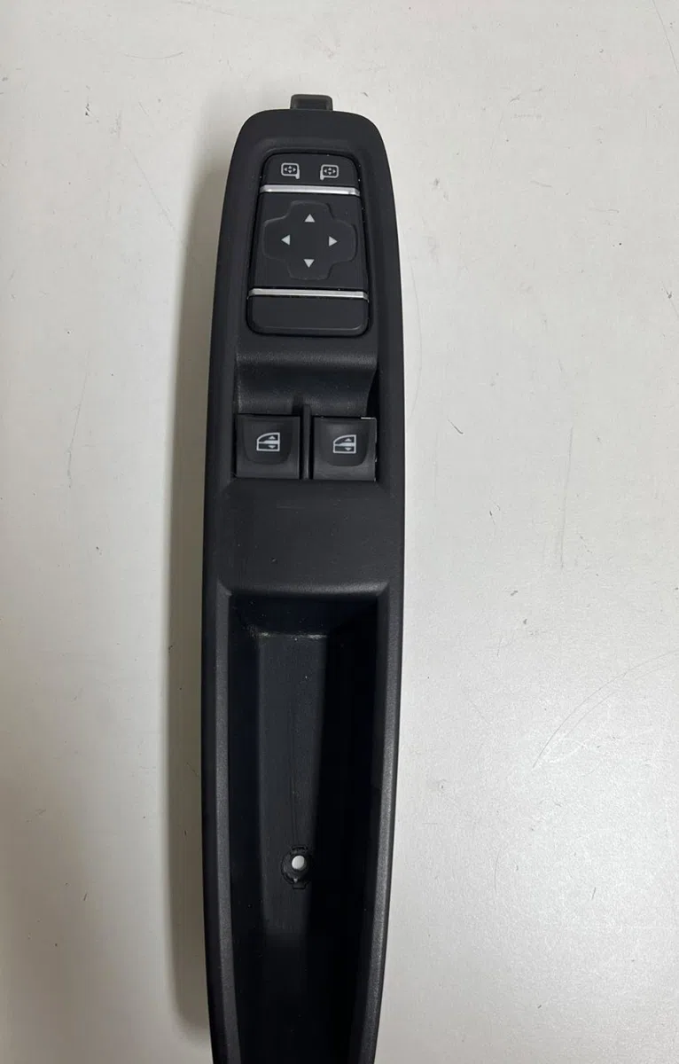 Commande lève-glace porte avant gauche Renault ZOE (BFM_) Zoe (bfmc, bfmd) (2019) occasion — photo 2