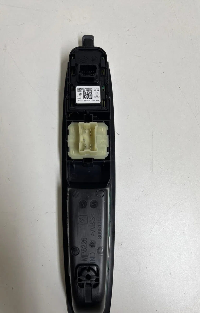 Commande lève-glace porte avant gauche Renault ZOE (BFM_) Zoe (bfmc, bfmd) (2019) occasion — photo 3