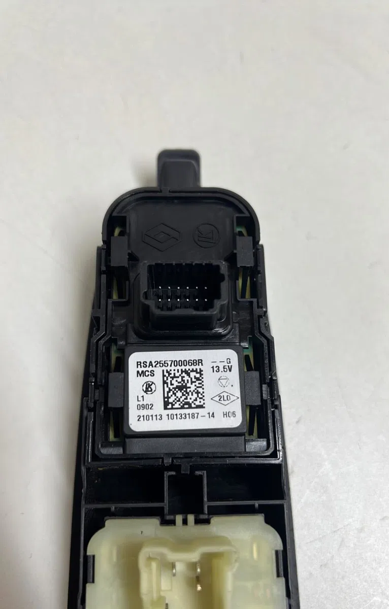Commande lève-glace porte avant gauche Renault ZOE (BFM_) Zoe (bfmc, bfmd) (2019) occasion — photo 4