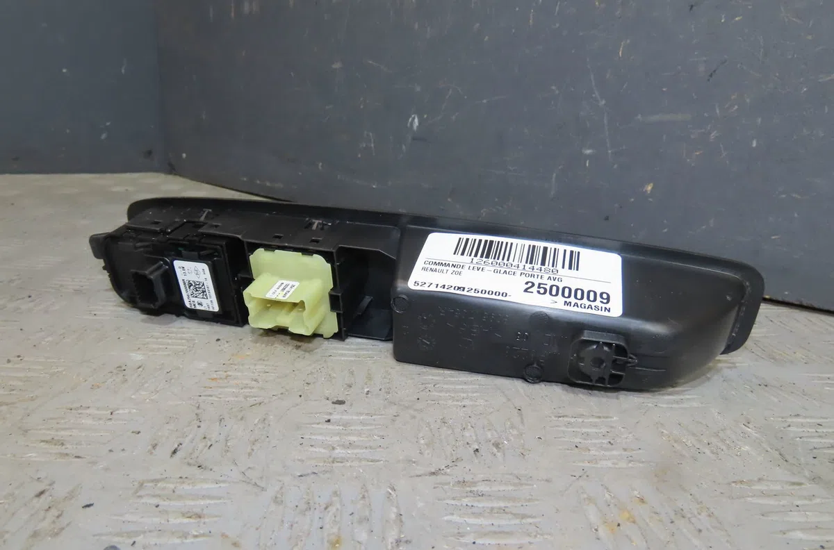 Commande lève-glace porte avant gauche Renault ZOE (BFM_) Zoe (bfmc, bfmd) (2019) occasion — photo 2