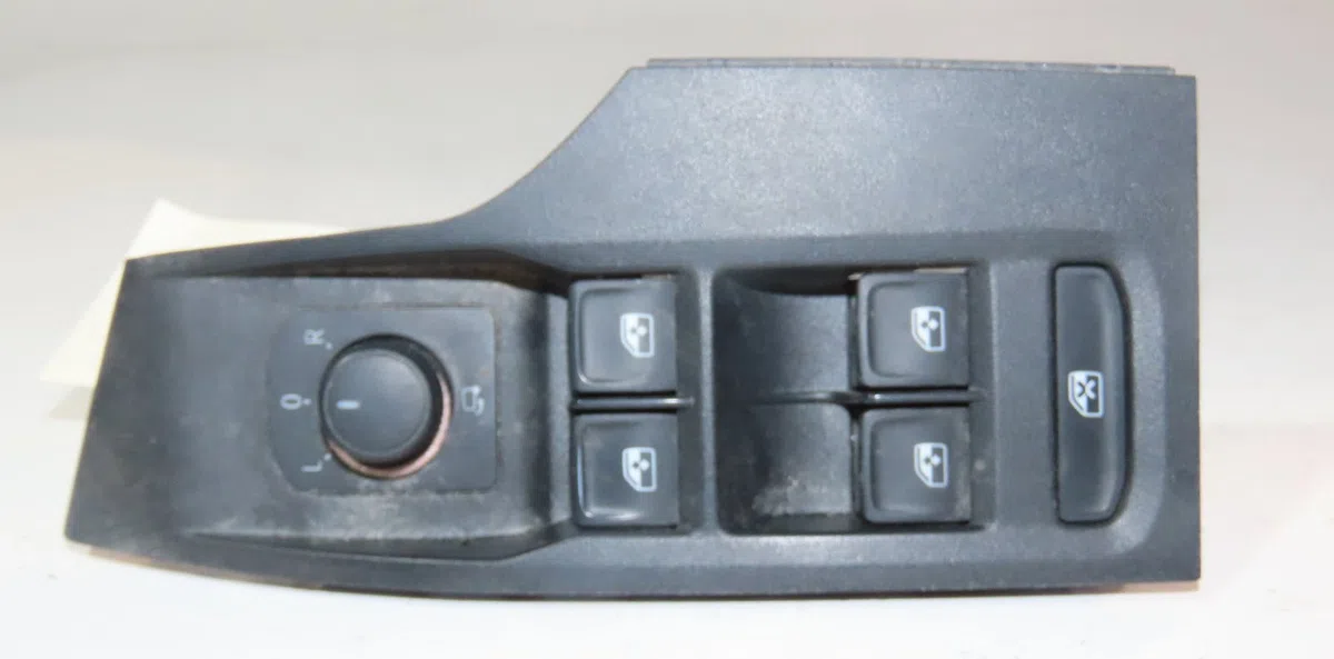 Commande lève-glace porte avant gauche Seat ARONA (KJ7, KJP) 1.0 tsi (2017) occasion — photo 3