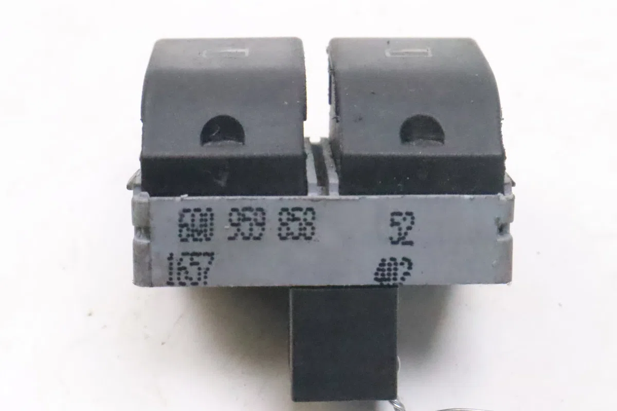 Commande lève-glace porte avant gauche Seat IBIZA III (6L1) 1.2 12v (2006-2009) occasion