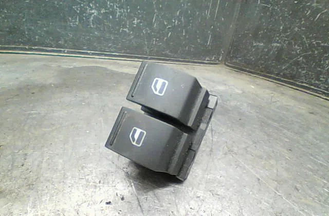 Commande lève-glace porte avant gauche Seat IBIZA IV (6J5, 6P1) 1.2 (2009-2011) occasion — photo 4